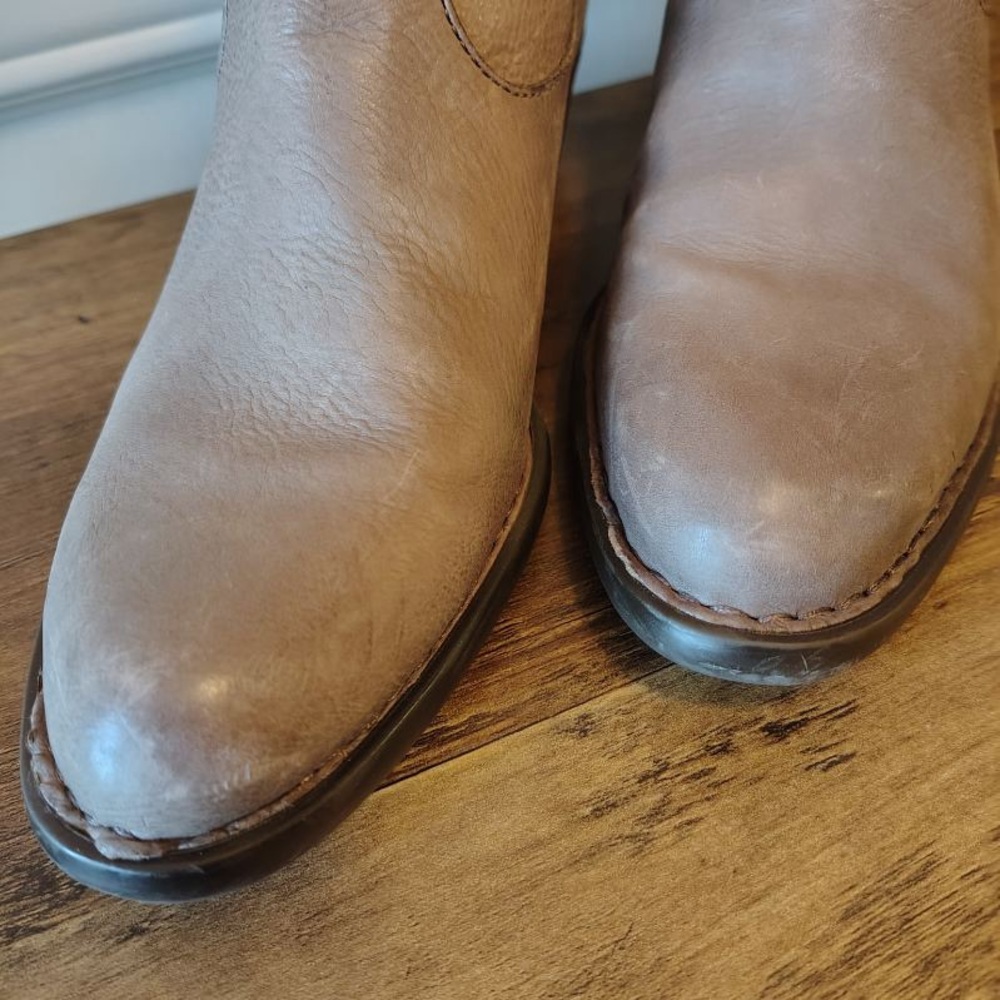 Born Wynd Western Ankle Boots Womens Sz 7M Gray Brown Leather Rear Zip Booties - Picture 3 of 10